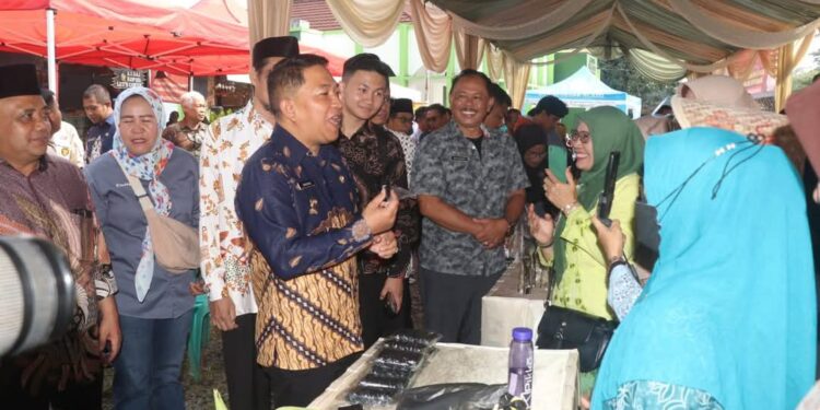 Wujud Nyata Hadirnya Pemerintah: Pemkab Sukabumi Gelar Operasi Pasar Murah di Bojongkokosan, Rakyat Antusias Sambut Kegiatan