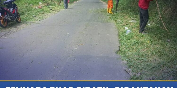 Dinas PU Kabupaten Sukabumi Lakukan Pemeliharaan Rutin Bahu Jalan di Ruas Cibatu-Cicantayan