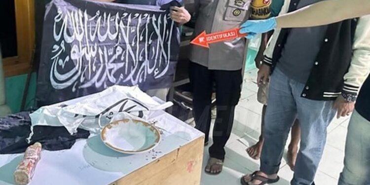 Sebar Ajakan Teror Lewat WhatsApp, Remaja 18 Tahun Ditangkap Densus 88 di Gowa