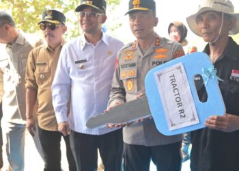 Kapolda Jabar dan Wakil Gubernur Saksikan Panen Raya Jagung Serentak di Indramayu