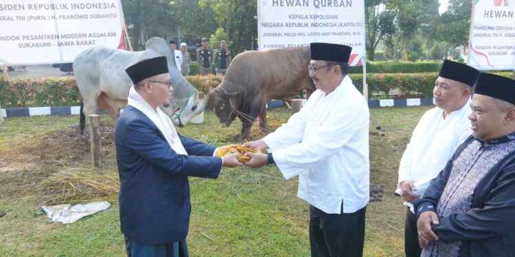 Salat Iduladha 1446 H, Bupati Sukabumi Ajak Warga Perkuat Kebersamaan dan Kepedulian Sosial