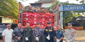TNI AL Ketapang Gagalkan Penyelundupan 11 Ton Bawang Bombay Ilegal Asal Malaysia