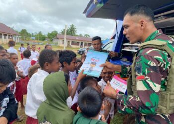 Perpustakaan Keliling Satgas Yonif 144/JY Bangkitkan Minat Baca Siswa SD di Boven Digoel