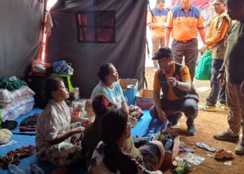 Tanggap Darurat, BNPB Distribusikan Bantuan untuk Pengungsi Kebakaran Kapuk Muara