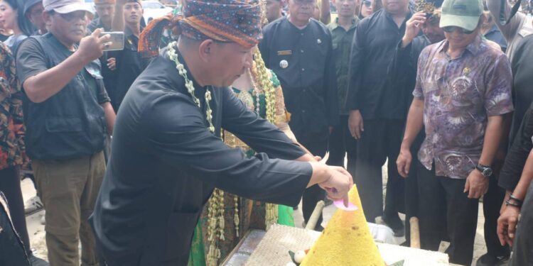 Ribuan Warga Padati Hari Nelayan Ujung Genteng ke-59, Wabup Soroti Peran Sektor Perikanan