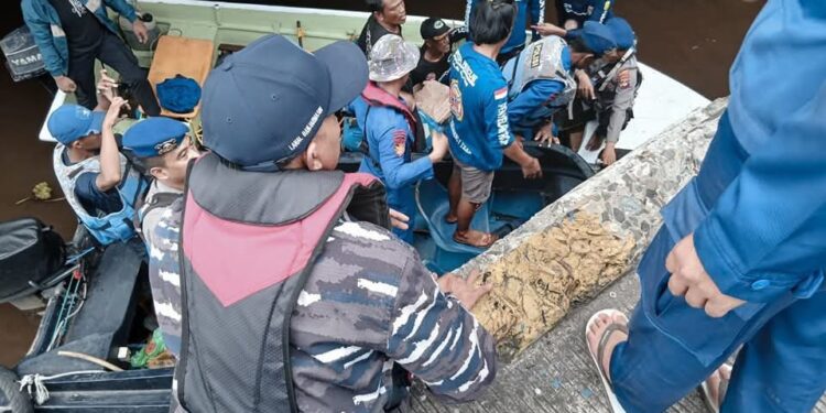 Terpeleset dan Tenggelam di Sungai Barito, TNI AL dan SAR Gabungan Temukan Jenazah Agen Kapal