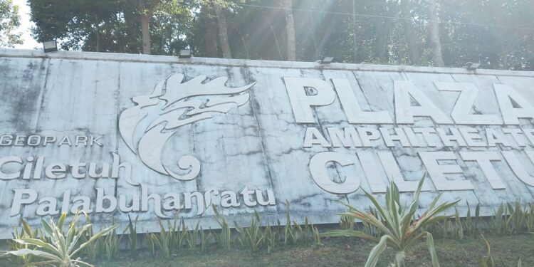 Pembangunan Amphitheater Bernilai Milyaran di Ciletuh Mangkrak 3 Tahun, Siapa yang Bertanggung Jawab?”