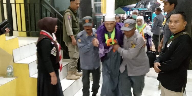 Jemaah Haji Kloter 39 Sukabumi Tiba di Pusbangdai, Dua Jamaah Dilaporkan Wafat