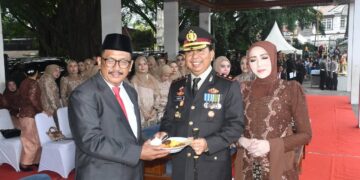 Polres Sukabumi Gelar Upacara Hari Bhayangkara, Bupati Asep Japar Hadir Dukung Komitmen Polri