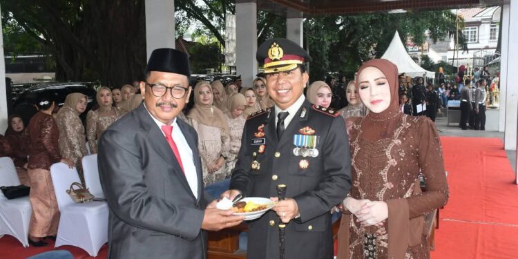 Polres Sukabumi Gelar Upacara Hari Bhayangkara, Bupati Asep Japar Hadir Dukung Komitmen Polri