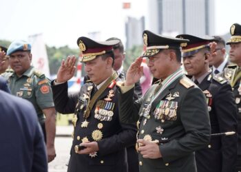 Hari Bhayangkara ke-79, Panglima TNI Dampingi Presiden Prabowo di Upacara Monas