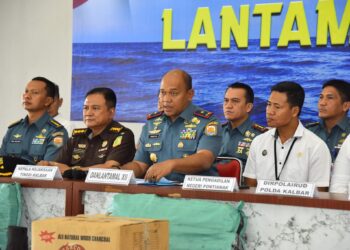 TNI AL Gagalkan Penyelundupan 84 Ton Arang Bakau Ilegal di Kalimantan Barat