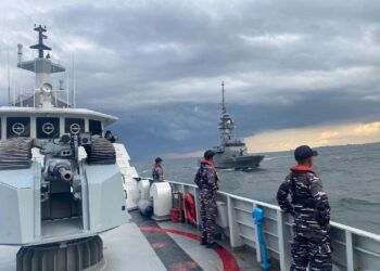 TNI AL Kawal Ketat Kapal Perang Singapura di Perairan Batam