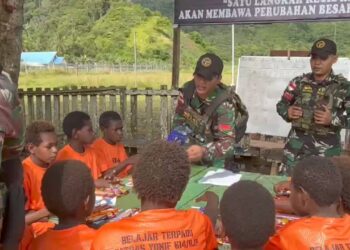 Satgas TNI Buka Kelas Calistung Bagi Anak Perbatasan RI-PNG di Memberamo Raya