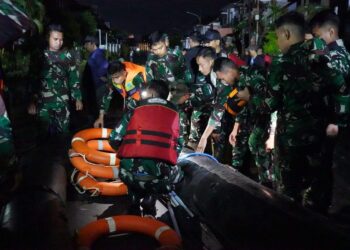 Tanggap Darurat Banjir, Lanud ZAM Kerahkan Personel Evakuasi Warga Sweta
