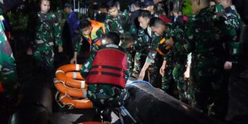 Tanggap Darurat Banjir, Lanud ZAM Kerahkan Personel Evakuasi Warga Sweta