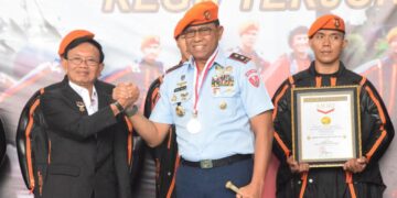 Kopasgat Ukir Sejarah, Jadi Pasukan Pertama Punya Regu Wingsuit dan Raih Rekor MURI