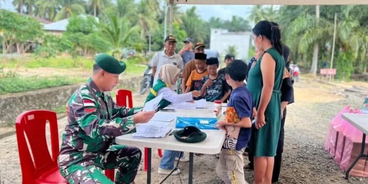 Satgas Pamtas Yonarmed 11 Kostrad Gelar Khitanan Massal di Perbatasan Sebatik