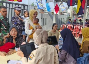 TNI AL Hadir untuk Rakyat, 70 Warga Pesisir Dapat Layanan Medis Gratis