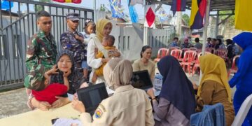 TNI AL Hadir untuk Rakyat, 70 Warga Pesisir Dapat Layanan Medis Gratis