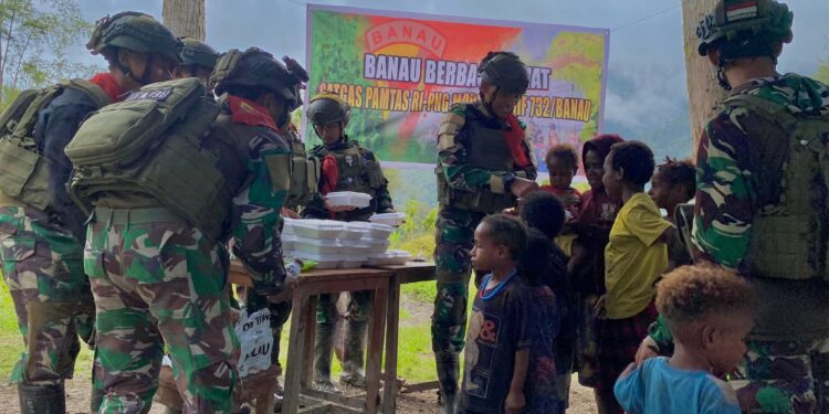 Tak Hanya Menjaga Perbatasan, Satgas Yonif 732/Banau Hadirkan Kebahagiaan di Kampung Jampul