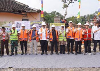 Bupati Letakkan Batu Pertama, Warga Jampangtengah Tak Sabar Nikmati Alun-Alun Baru