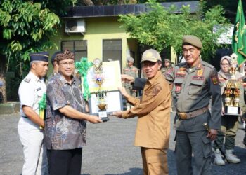 Sekda Sukabumi Pimpin Apel Trantibumlinmas: Tugas Satpol PP Harus Humanis dan Berempati