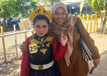 Tari Jaipong Meriahkan Syukuran Nelayan ke-68 Desa Ciwaru, Peserta Didik Kecamatan Ciemas Turut Berpartisipasi