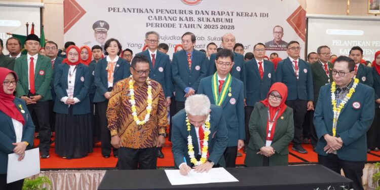 IDI Kabupaten Sukabumi Resmi Dilantik, Bupati Minta Dukungan Majukan Layanan Kesehatan
