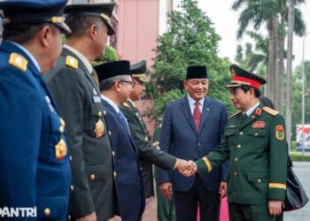 Panglima TNI dan Menhan RI Perkuat Kerja Sama Pertahanan Strategis dengan Vietnam