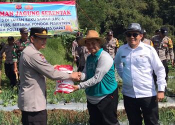Dukung Program 1 Juta Ton Jagung, Polres Garut Gelar Penanaman Serentak di Seluruh Wilayah