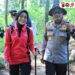 Srikandi Gunung’: Ketua Bhayangkari Jabar Tuntaskan Pendakian ke Puncak Ciremai