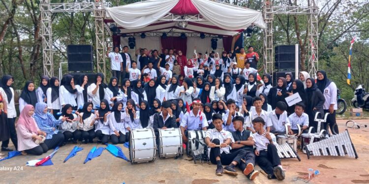 Peringatan HUT ke-80 RI di Cimarinjung: Tabligh Akbar, Kuda Lumping, dan DJ Meriahkan Semangat Kemerdekaan