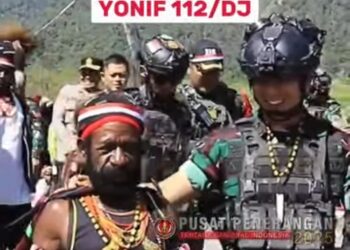 Wujud Kepedulian TNI, Satgas Yonif 112/DJ Gelar Pengobatan Massal dan Bagi Sembako di Puncak Jaya