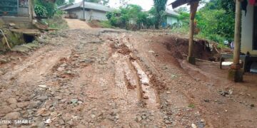 10 Tahun Jalan Rusak, Warga Bojonggenteng Ciemas, Desak Pemerintah Segera  Perbaiki