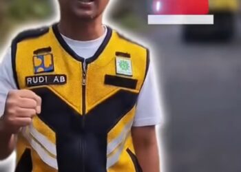 Kepala UPTD Jampang Kulon Monitoring Pengaspalan Cinagen–Simpangdago