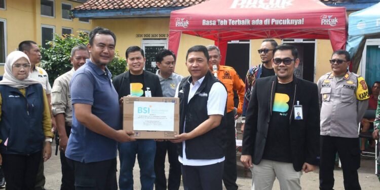 BSI Bantu Penyintas Banjir Cisolok, Wabup Sampaikan Apresiasi