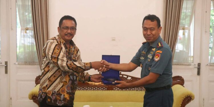Kunjungi Bupati, Danlanal Bandung Diskusikan Agenda Bakti Sosial di Daerah Terdampak Bencana