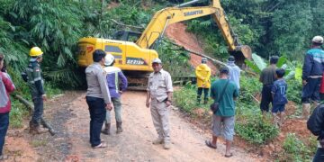 Akses Jalan Tamanjaya-Cigaru Tertutup Longsor, Penanganan Darurat Dikerahkan