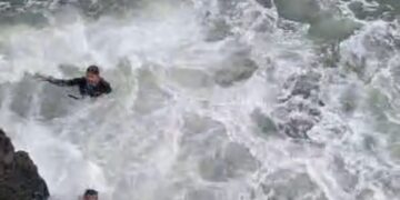 Dua Pemancing Hilang Terseret Ombak di Pantai Cikeueus Sukabumi