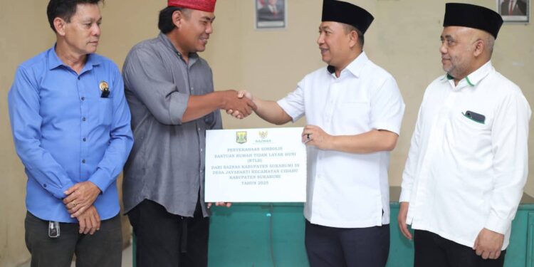 Wakil Bupati Serahkan Rumah Layak Huni kepada Penerima Manfaat di Desa Jayabakti, Cidahu