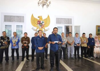 BUPATI SUKABUMI LUNCURKAN MOBIL SABUMI, STRATEGI KENDALIKAN LAJU INFLASI