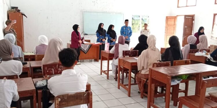 TES SELEKSI BEASISWA BUPATI SUKABUMI, DILAKSANAKAN SERENTAK DI 23 LOKASI