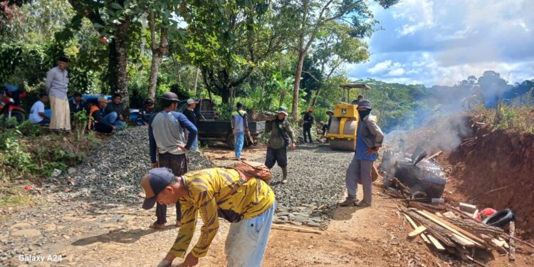 CSR PT Bagas Bumi Persada: Ruas Jalan Bojonggenteng–Waluran Sepanjang 1,6 Km Diaspal, Ditargetkan Rampung Sebelum Lebaran