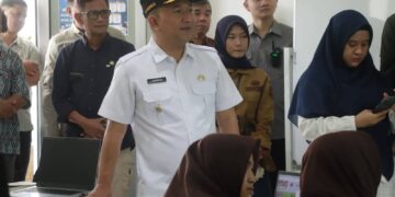 Dampingi Wamendikdasmen, Wabup Tinjau Program Unggulan SDN 01 dan Sistem Pembelajaran Modern di SRMP 7