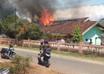Respon Cepat Damkarmat, Kebakaran TK di Warungkiara Berhasil Ditangani