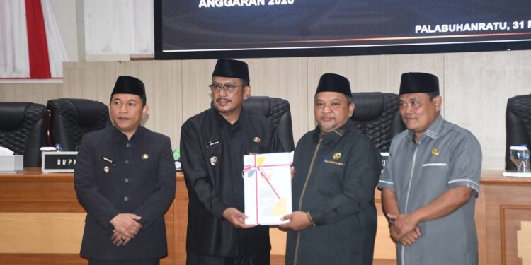 Paripurna DPRD Sukabumi, Bupati Beberkan Capaian Makro 2025 dan Strategi Pembangunan Mendatang