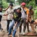 Jalan Ciracap–Ujunggenteng di Pangumbahan Kembali Amblas, UPTD PU Ciemas Lakukan Penanganan Darurat