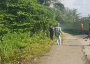 Pemeliharaan Bahu Jalan Digencarkan, UPTD PU Cicurug Bersihkan Ruas Babakanjaya–Bojonglongok
