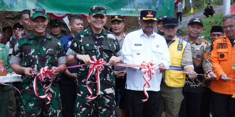 Dampingi Danrem, Bupati Resmikan Jembatan Garuda dan Tegaskan Prioritas Infrastruktur
